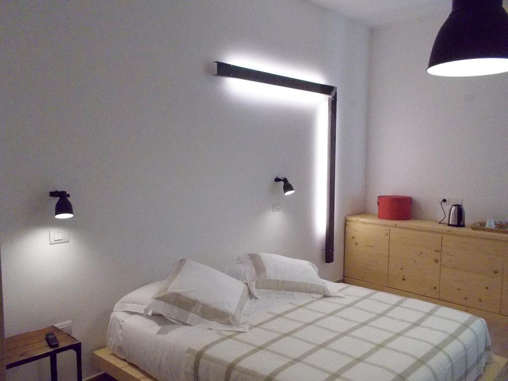 ホテル Le Stanze Del Poeta サレルノ 部屋 写真