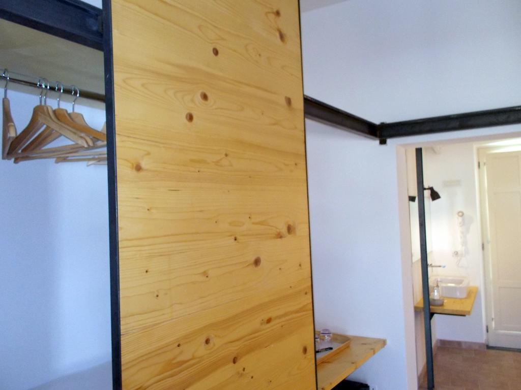 ホテル Le Stanze Del Poeta サレルノ 部屋 写真