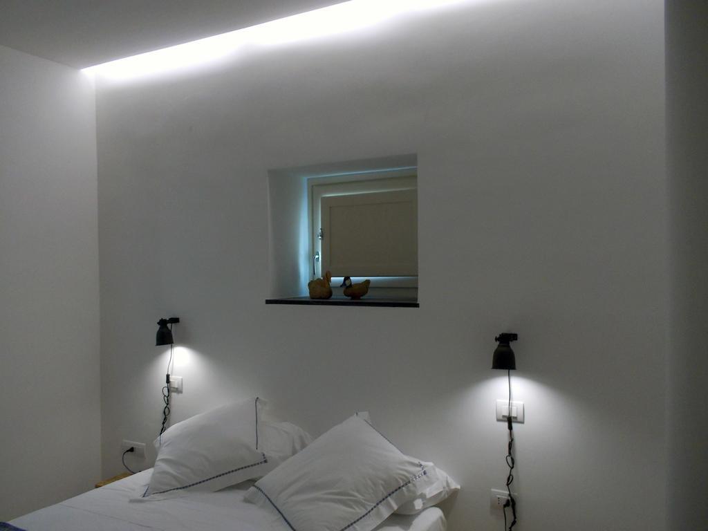 ホテル Le Stanze Del Poeta サレルノ 部屋 写真